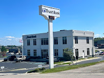 1st Trust Bank 02