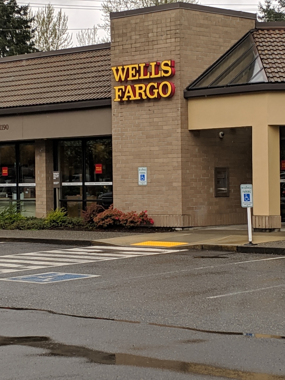 Wells Fargo Bank 01