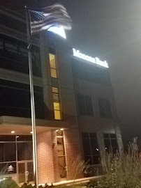 Monona Bank 03