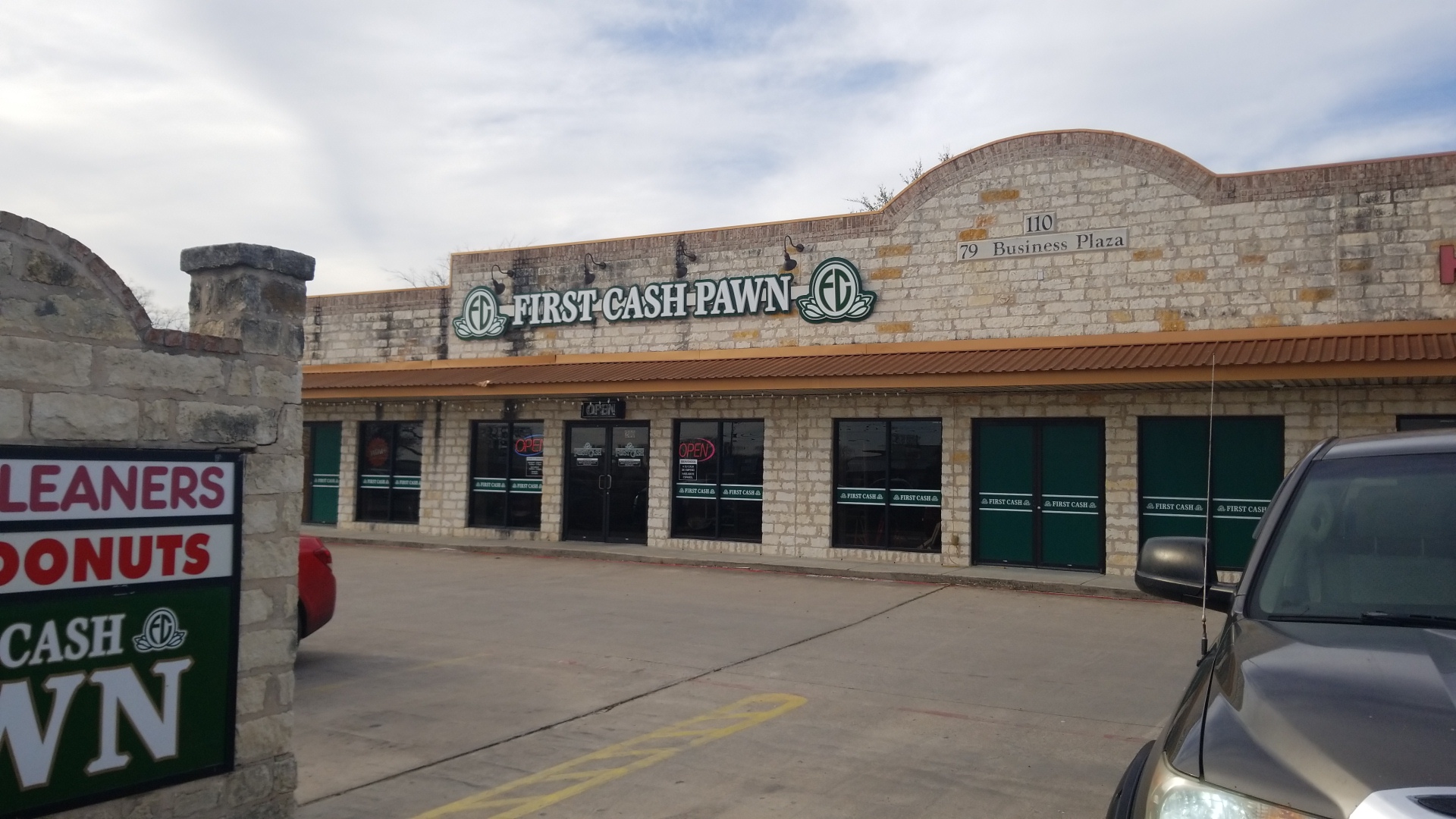 First Cash Pawn 01