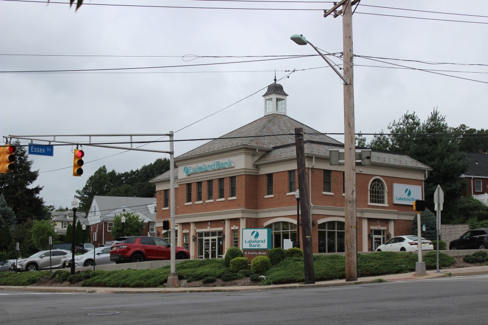 Lakeland Bank 01