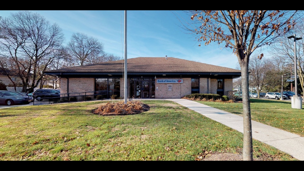 Bank of America (with Drive-thru ATM) 01