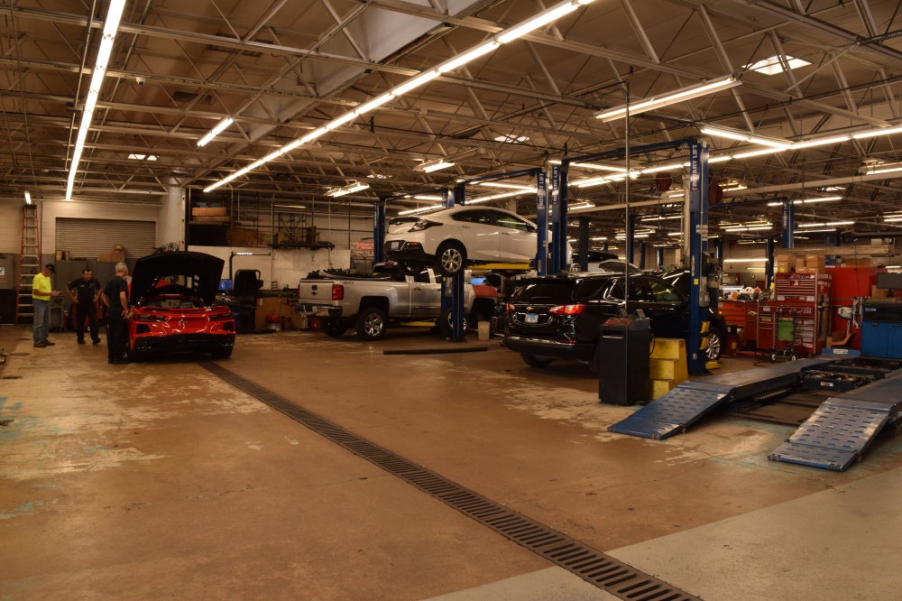 Castle Chevrolet North Service & Auto Repair 01