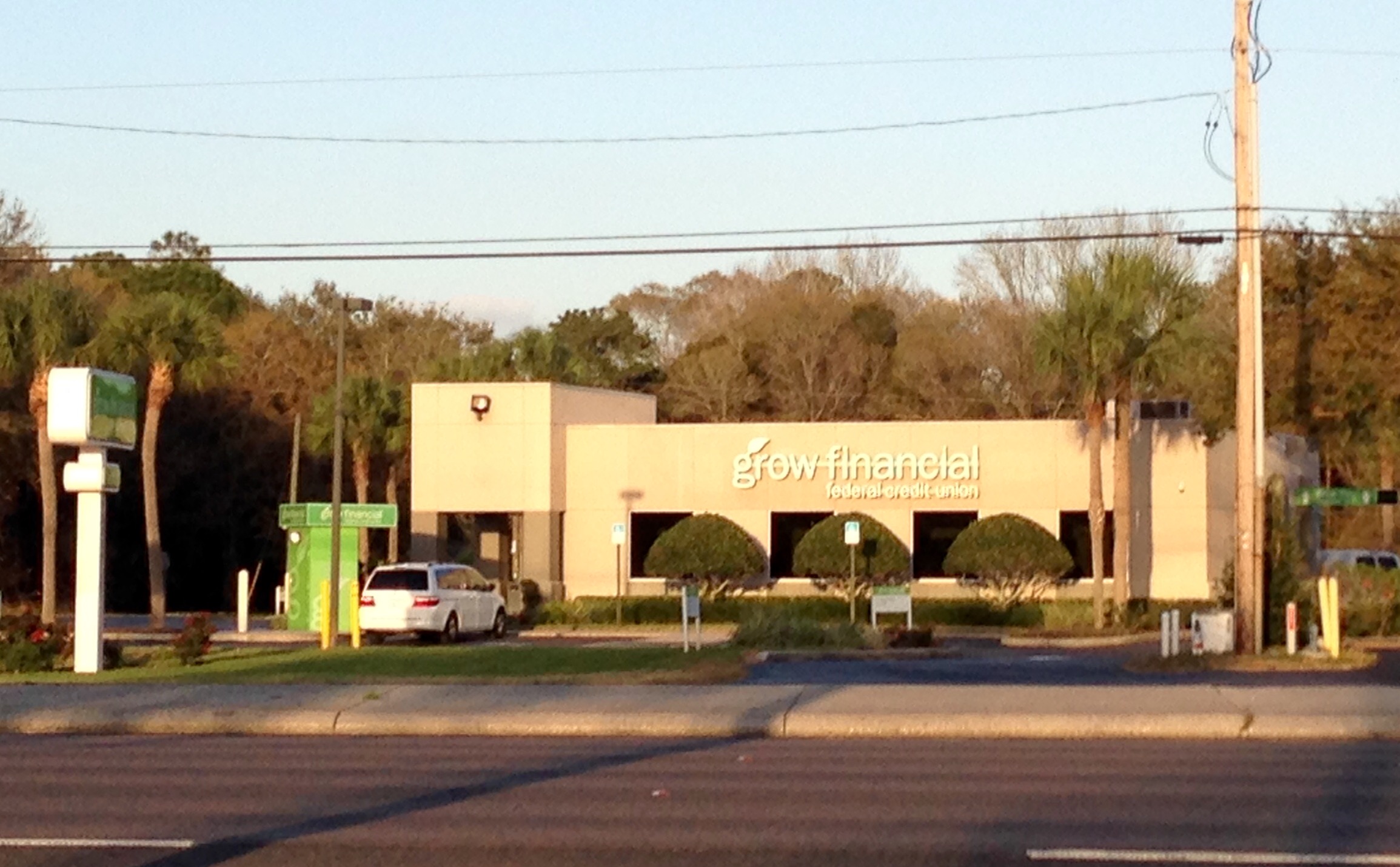 Grow Financial Federal Credit Union: Carrollwood Store 01
