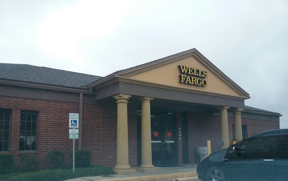 Wells Fargo Bank 01
