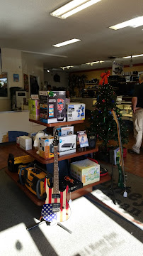 U.S. Money Shops 04