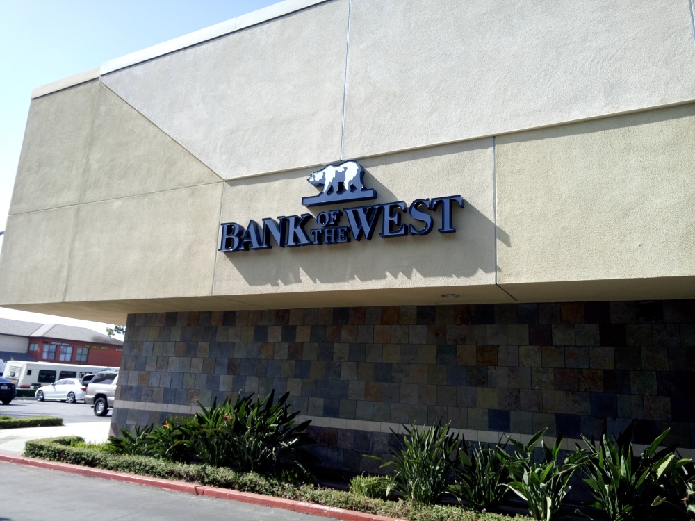 Bank of the West 01