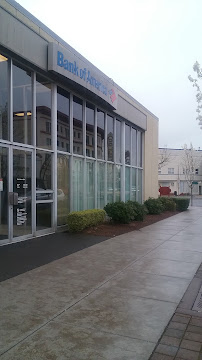 Bank of America (with Drive-thru ATM) 01