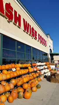 Cash Wise Foods Grocery Store Williston 01