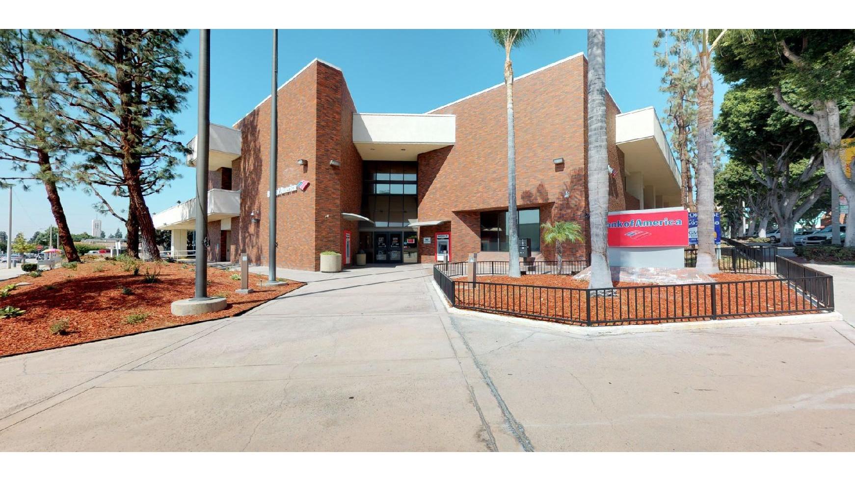 Bank of America (with Drive-thru ATM) 01