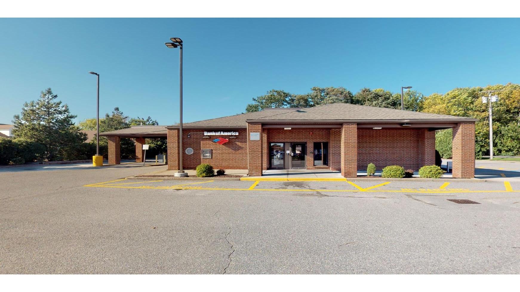 Bank of America (with Drive-thru ATM) 01