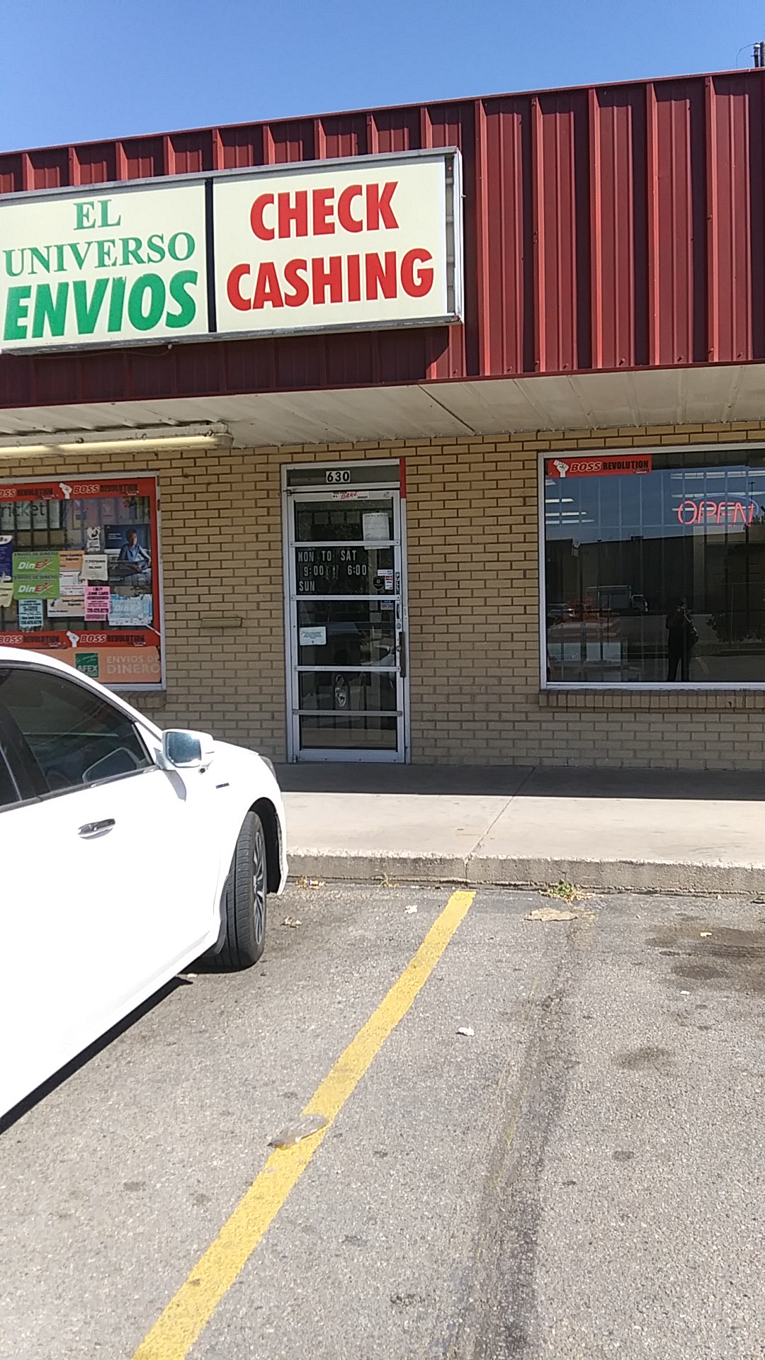 Lee's Check Cashing 01