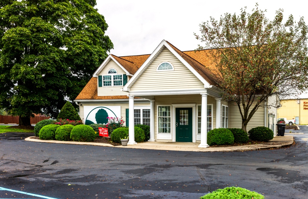 Woodlands Bank 01