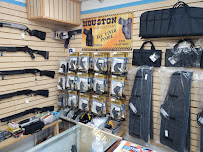 Airport Pawn Jewelry, Guns & Gift Cards 03