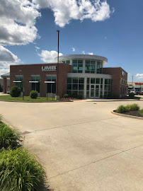 UMB Bank (with drive-thru services) 01