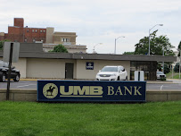 UMB Bank (with drive-thru services) 02