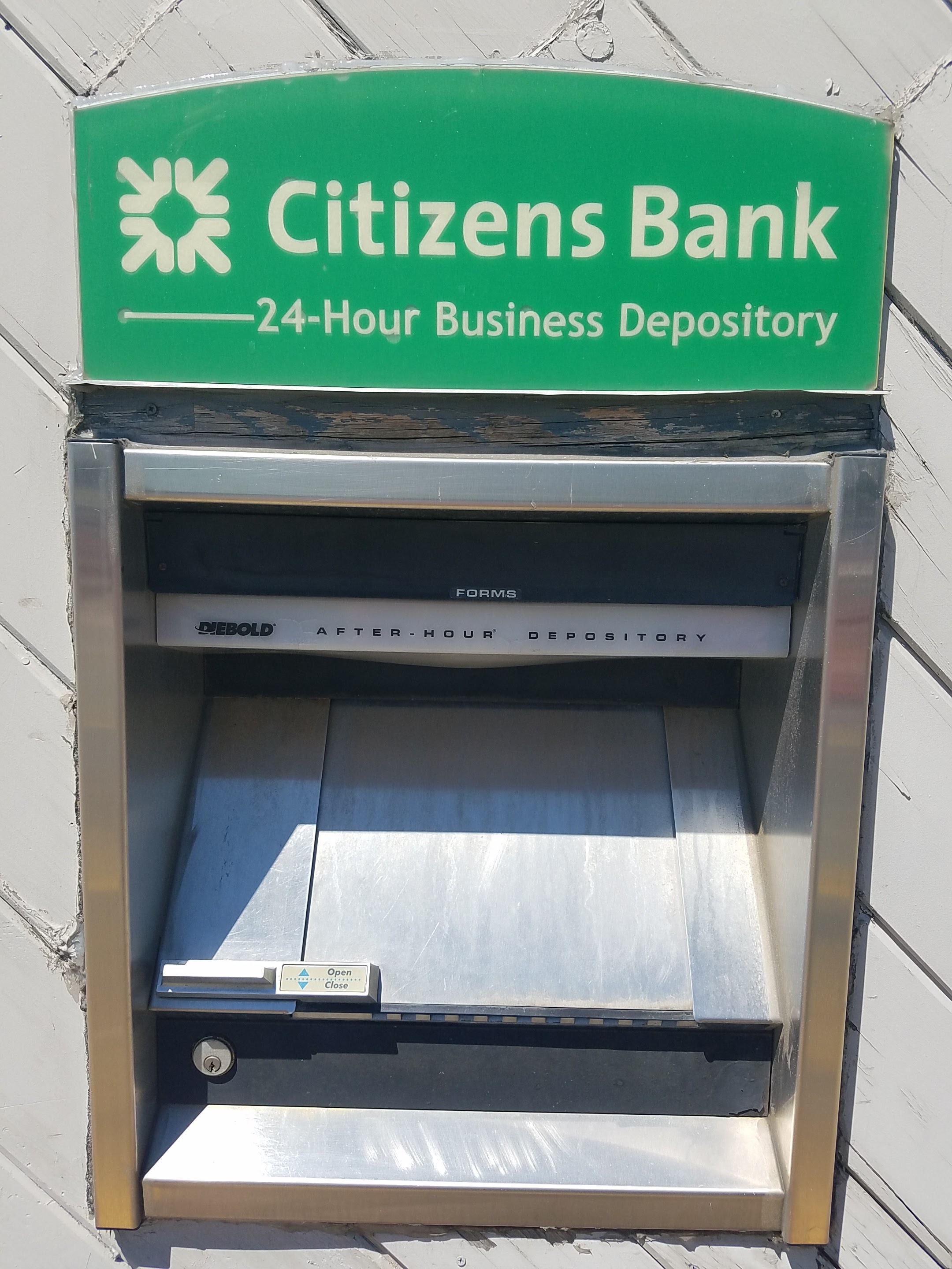 Citizens Bank Supermarket Branch 01