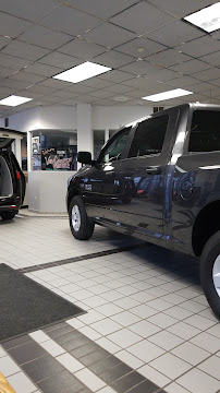 VanCampen Chrysler Jeep Dodge Ram 03
