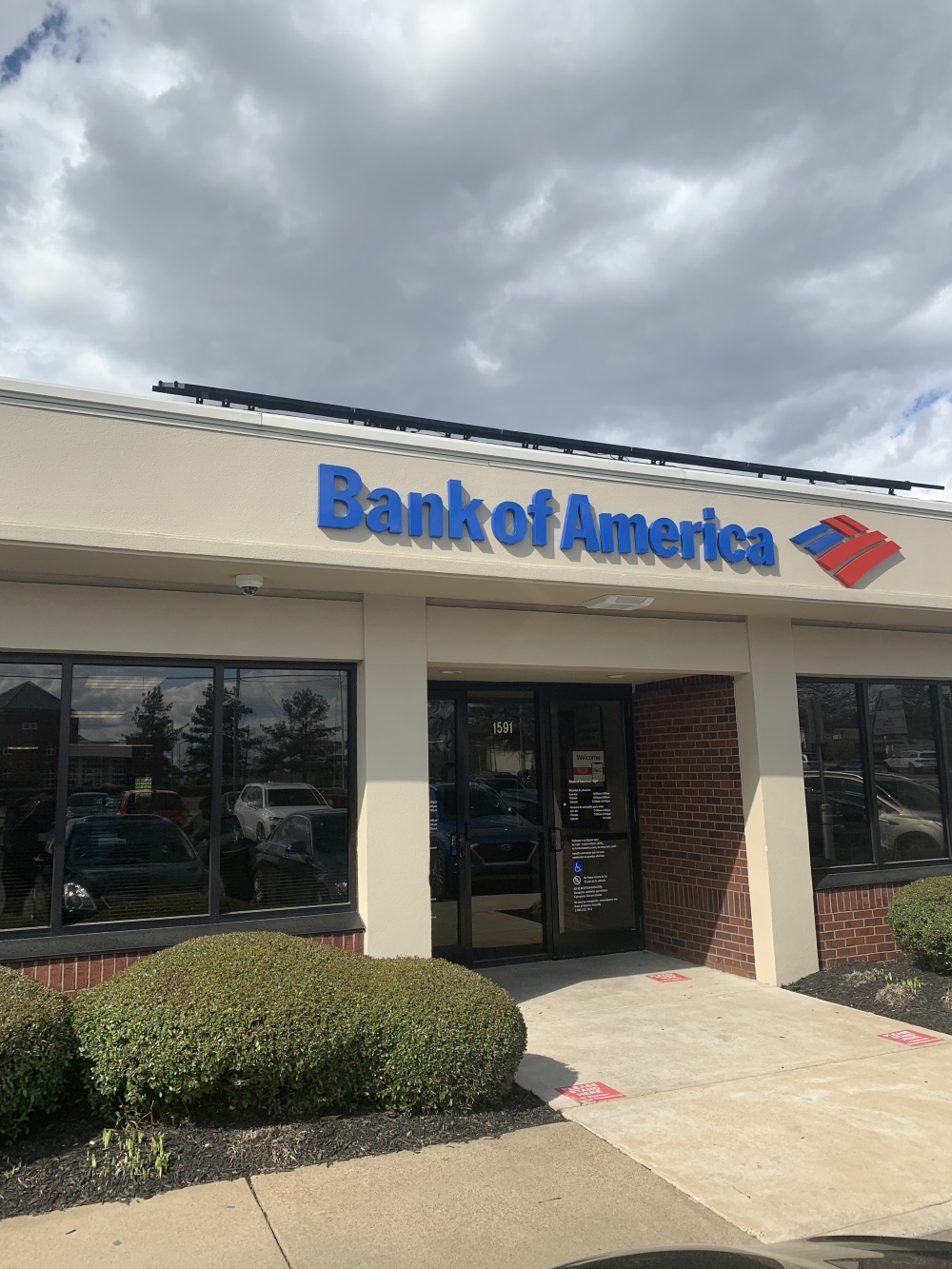 Bank of America (with Drive-thru services) 01