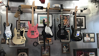 Stop N Pawn 01