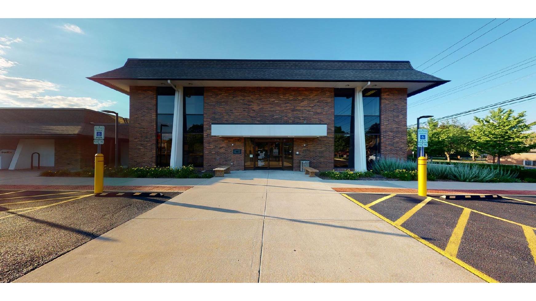 Bank of America (with Drive-thru ATM) 01