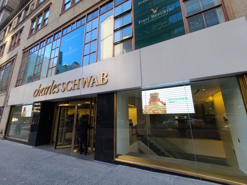 Charles Schwab 01