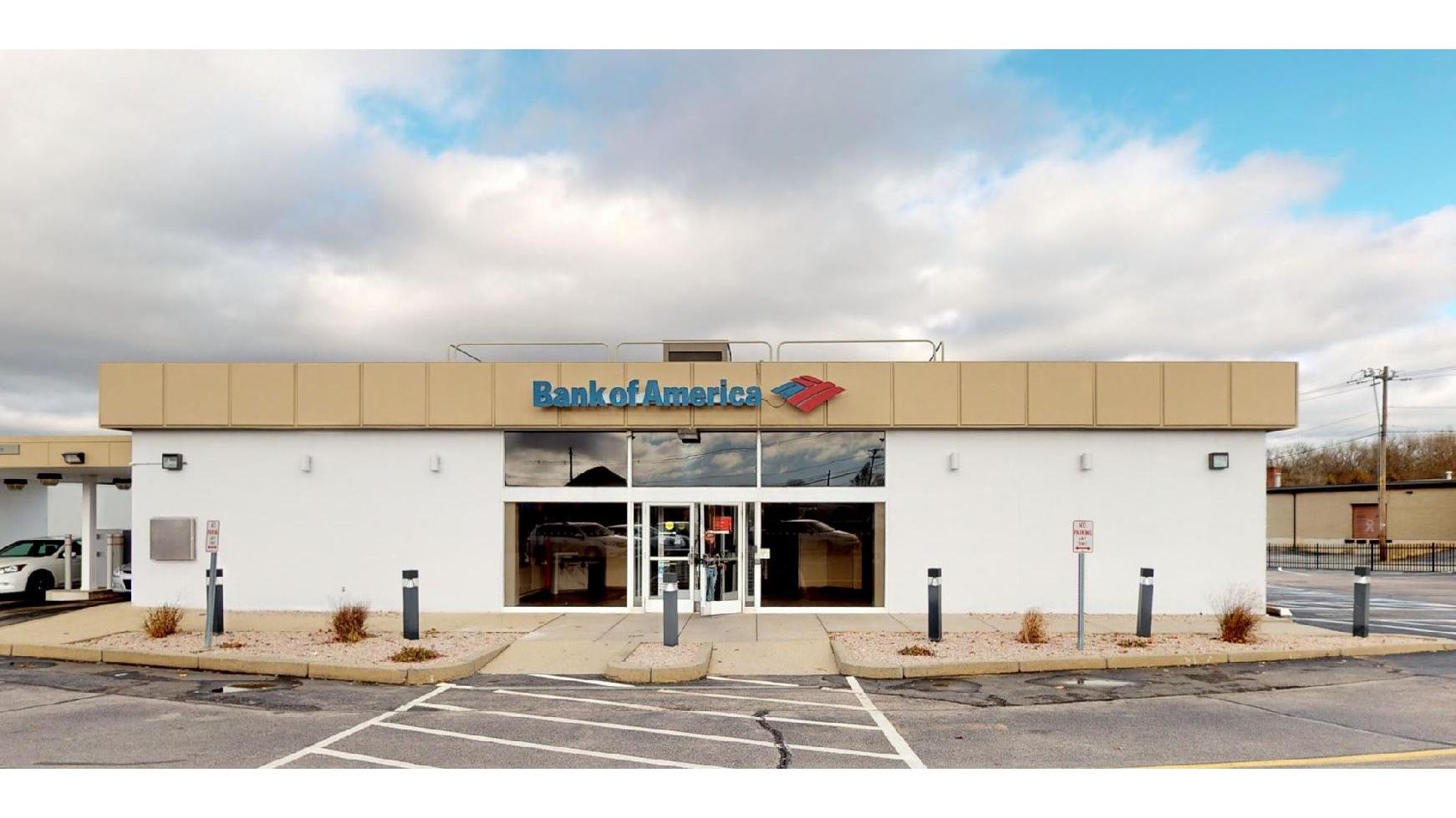 Bank of America (with Drive-thru ATM) 01