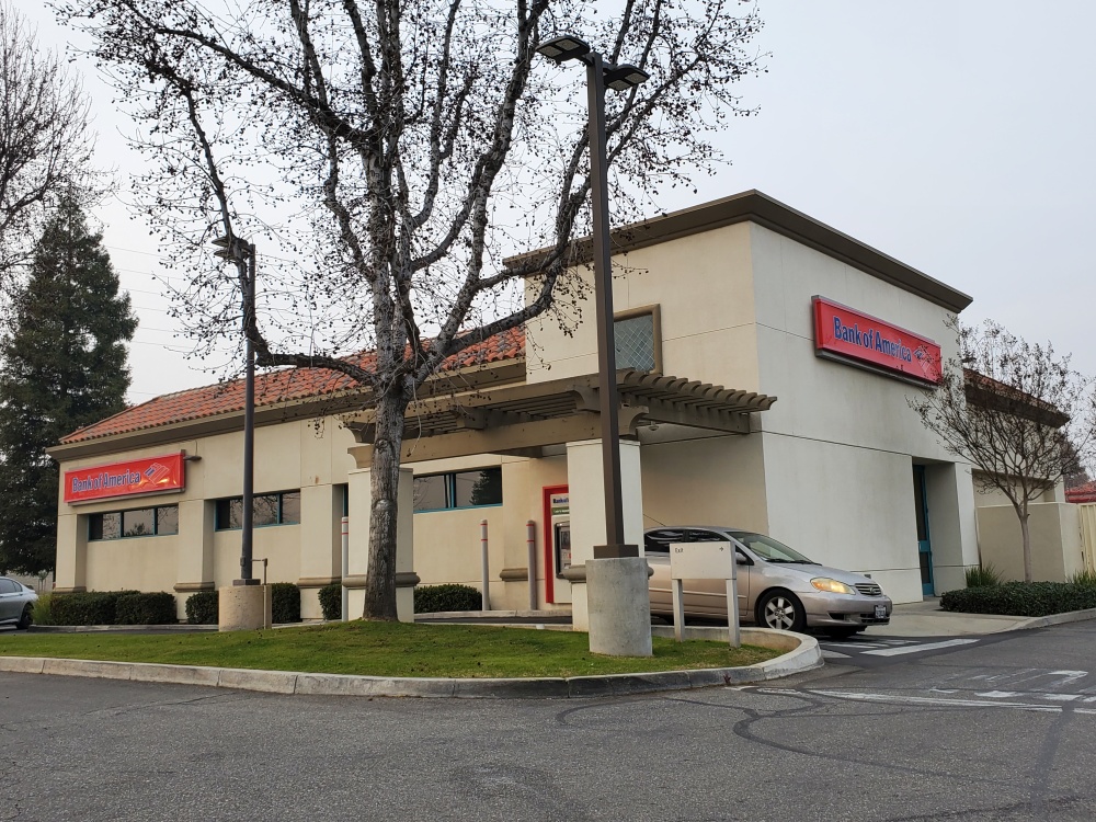 Bank of America (with Drive-thru ATM) 01