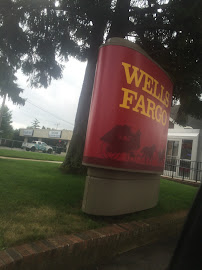 Wells Fargo Bank 02