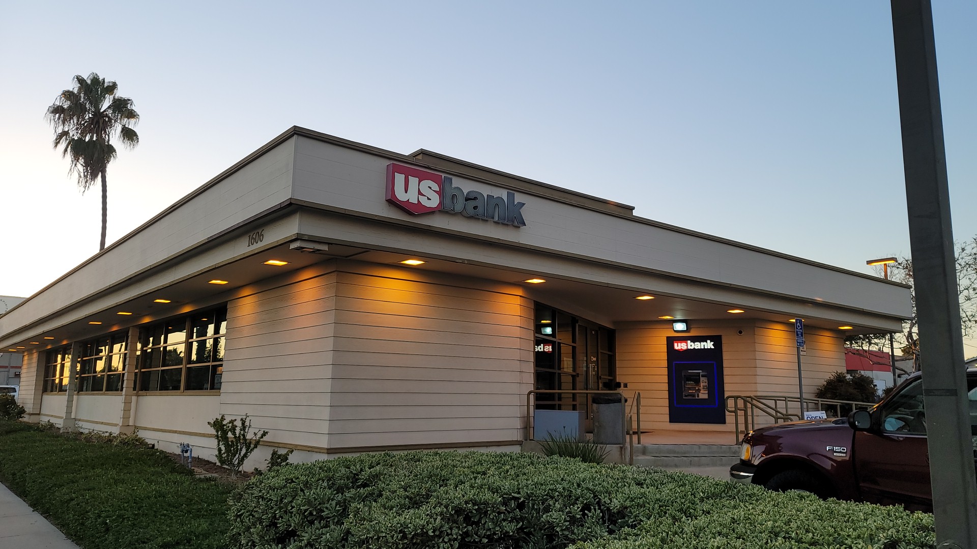 U.S. Bank Branch 01