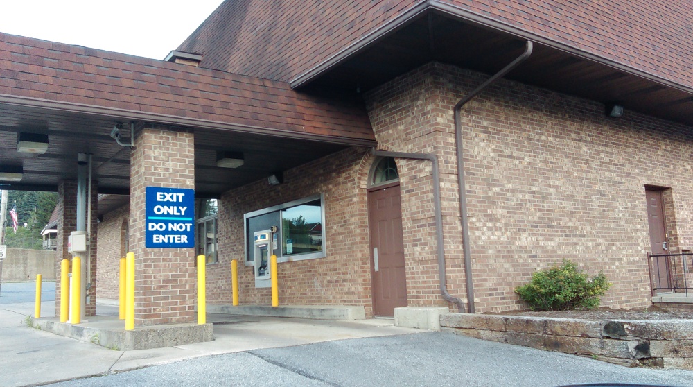 S&T Bank 01
