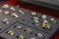 Cash Box Pawn 01