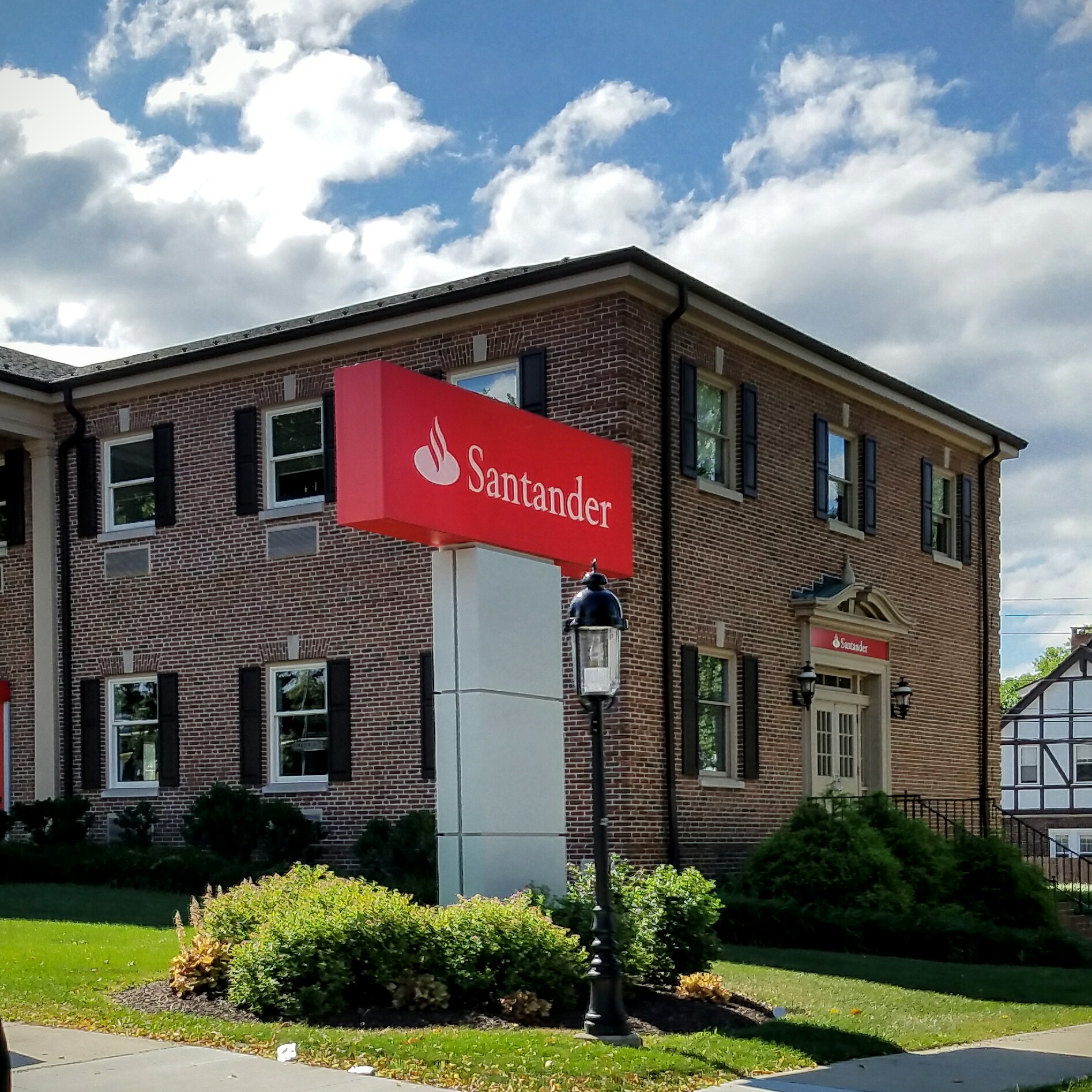 Santander Bank Branch 01