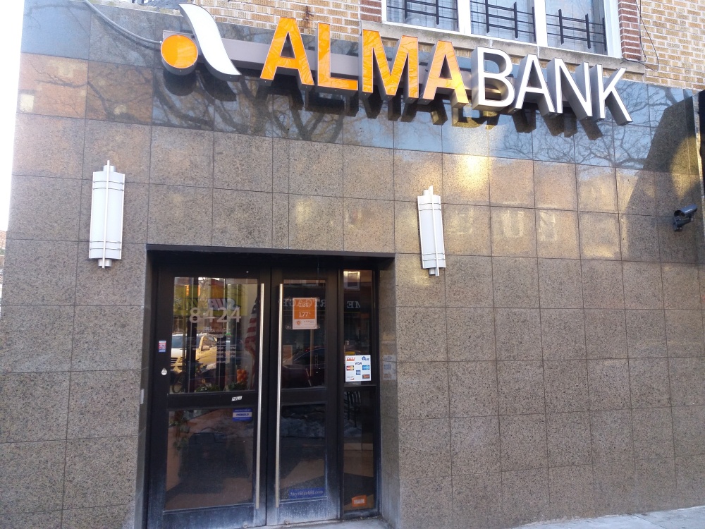 Alma Bank 01
