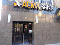 Alma Bank 01