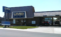 UMB Bank (with drive-thru services) 04