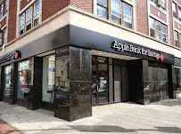 Apple Bank 03