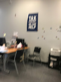 Liberty Tax & Loans 02