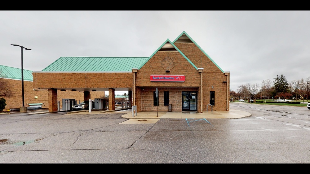 Bank of America (with Drive-thru ATM) 01