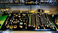 R & J Pawn & Loan 02