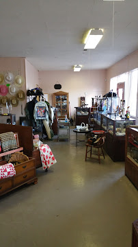 City Line Pawn & Antiques 04