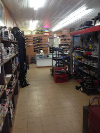 Gilbert's Pawn Shop 03