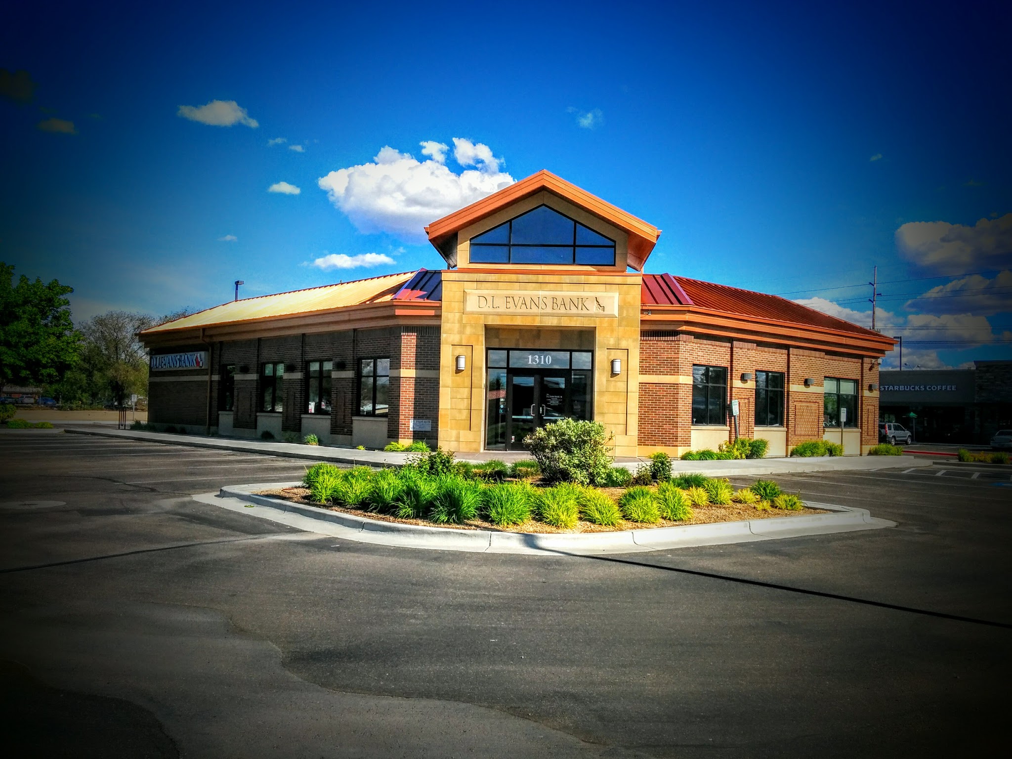 D.L. Evans Bank 01