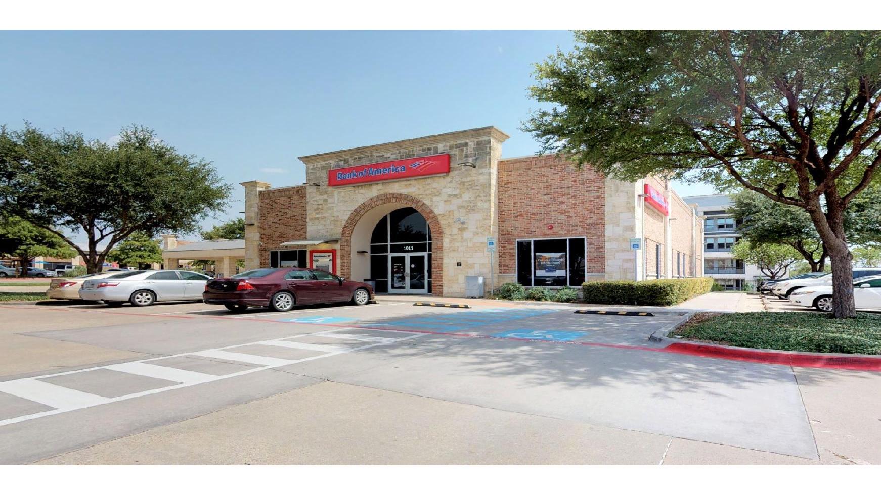 Bank of America (with Drive-thru ATM) 01