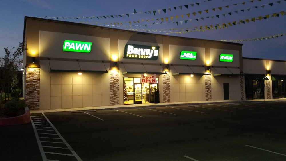 Benny's Pawn Shop 01
