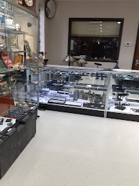 Columbus Pawn 03