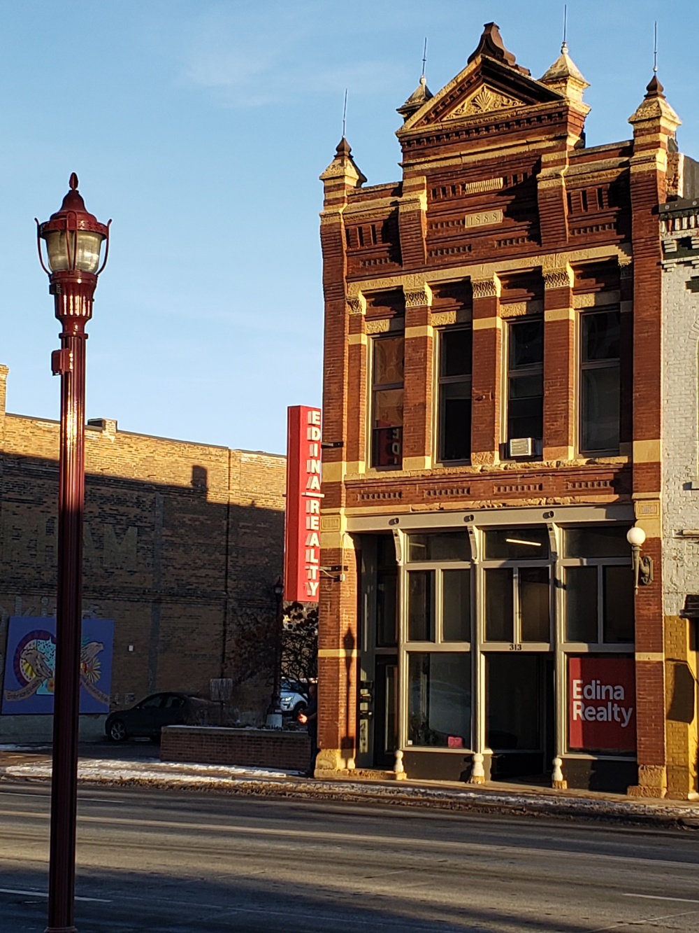 Edina Realty 01