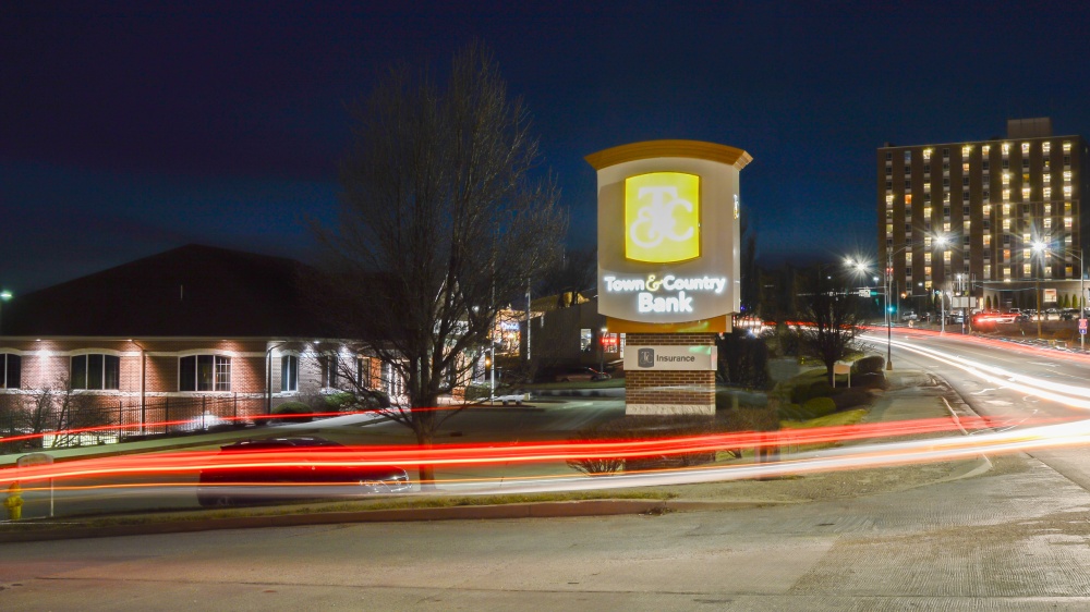 Town & Country Bank 01