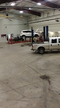 Center Motor Company Service 03