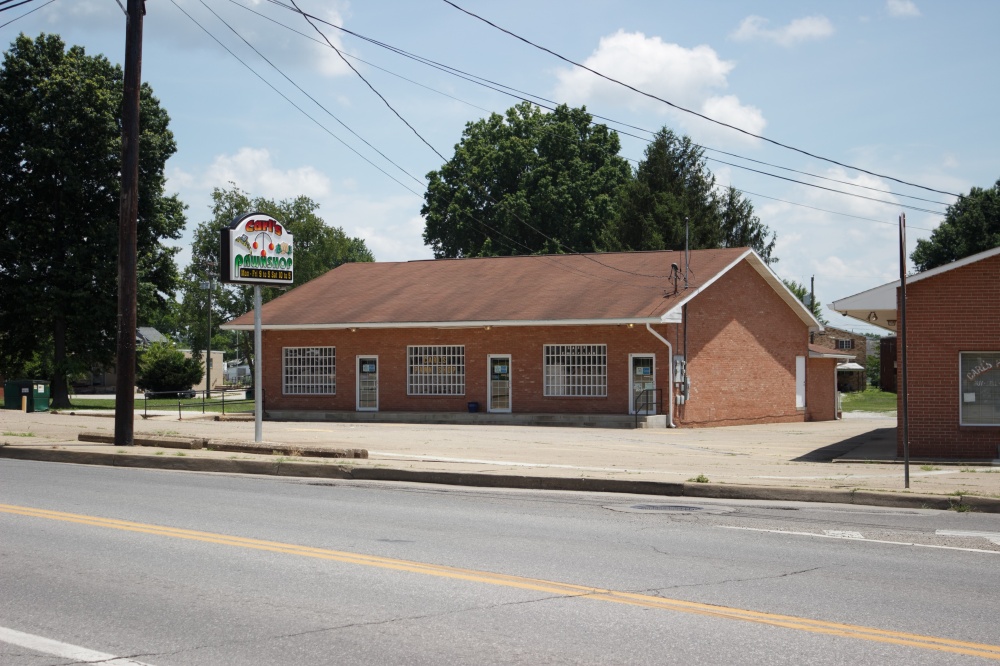 Carl's Pawn Shop 01